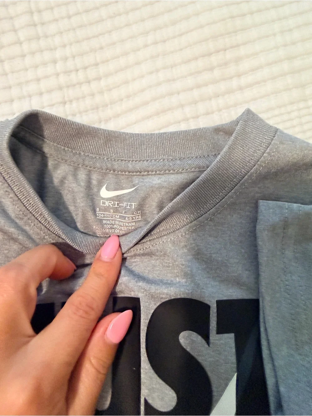 2 Nike Gray Youth 'JUST DO IT.' Short Sleeve Tee with Black Graphic